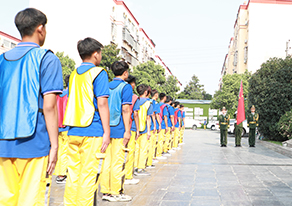 鄭州萬通汽車學校_軍事訓練